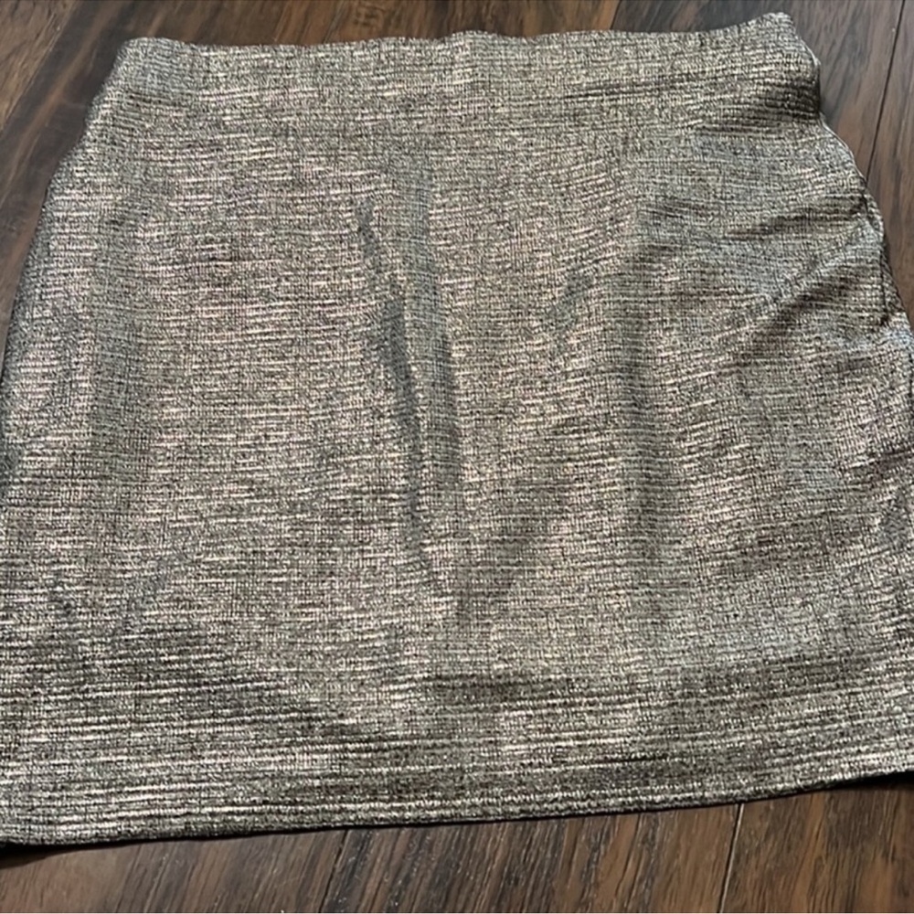 Elegant Metallic Silver Skirt! Worn once only - Picture 3 of 3